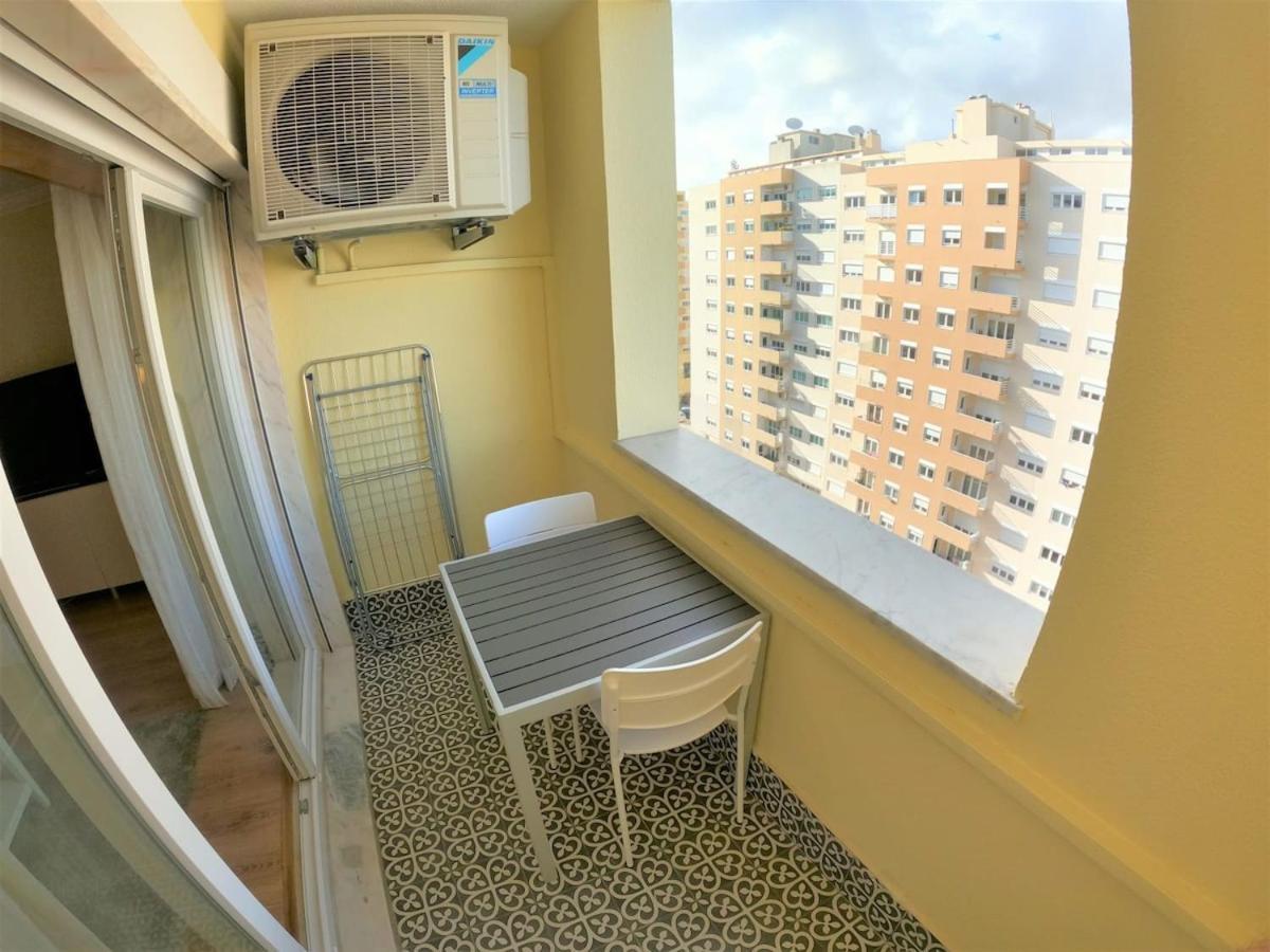 Carnaxide Modern T1 Apartment W Balcony In Carnaxide Oeiras Lisbon Exterior photo